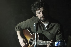 Inside Llewyn Davis- Llewyn playing
