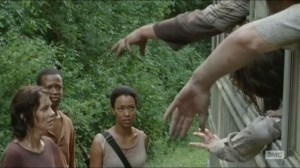 Inmates- Maggie, Bob and Sasha find the bus filled with walkers