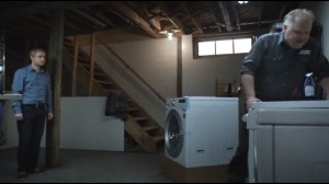 The Heap- Lester receives a new washing machine