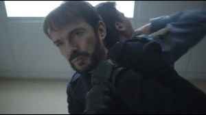The Heap- Lorne Malvo strangles officer in bathroom