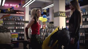 Death is Not the End- Flashback, Ginger brings Pam a shitty looking chair