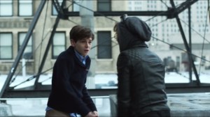 Lovecraft- Selina saves Bruce from falling