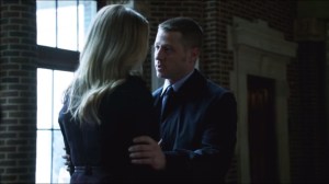 Penguin's Umbrella- Gordon needs Barbara to get on that bus