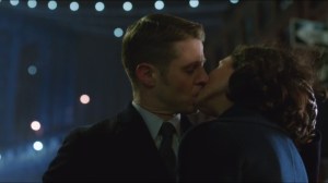 The Scarecrow- Gordon and Thompkins kiss after their third date