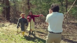 Infinitely Polar Bear- Cam Stuart, played by Mark Ruffalo, photographs his daughters, Amelia, played by Imogene Wolodarsky, and Faith, played by Ashley Aufderheide