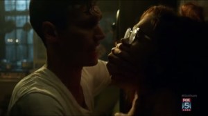 By Fire- Nygma chokes Kringle