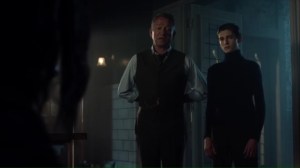 look-into-my-eyes-bruce-and-alfred-watch-the-clone-eat