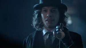 look-into-my-eyes-jervis-tetch-hypnotizes-the-volunteer-from-barbaras-club