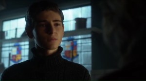 red-queen-bruce-wants-selina-to-be-honest-with-him