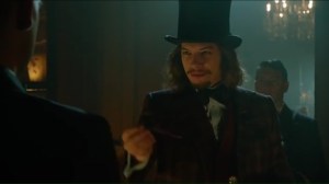 red-queen-jervis-prepares-his-special-drink