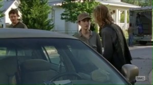 service-dwight-sends-rosita-and-spencer-to-find-daryls-bike