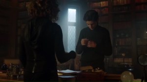 time-bomb-selina-and-bruce-find-an-engraving-on-the-key