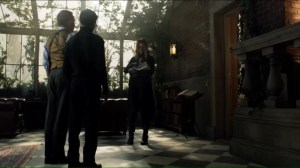 ghosts-maria-asks-bruce-to-give-a-box-of-items-to-selina