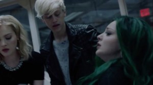 eMergence- Polaris brought into the chamber as she goes into labor