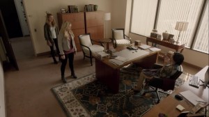 iMprint- Lauren destroys Dr. Taylor's phone and demands answers about Rebecca- The Gifted, Fox, X-Men