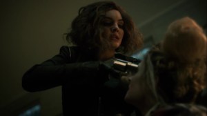 Penguin, Our Hero- Ecco dares Selina to shoot her- Fox, Gotham, DC