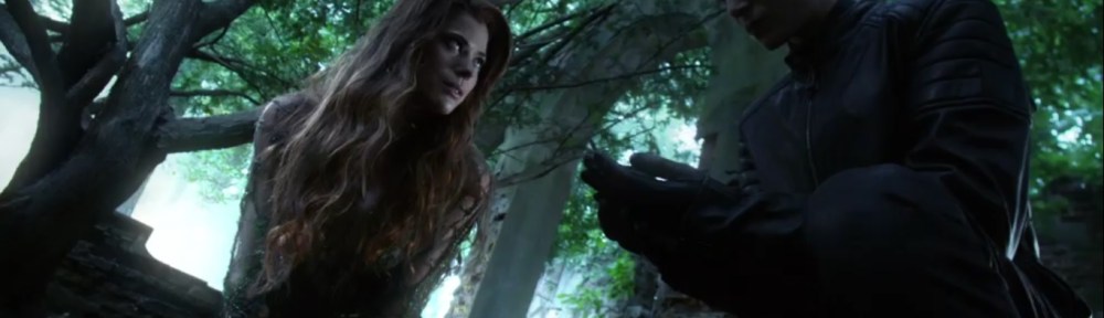 Trespassers- Ivy gives Bruce the seed that will help Selina- Fox, Gotham, DC