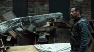 13 Stitches- Eduardo prepares to fight Jim- Fox, Gotham