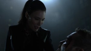 13 Stitches- Theresa Walker, played by Jaime Murray, talks with Eduardo- Fox, Gotham
