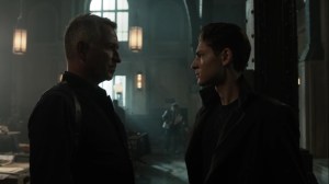 Pena Dura- Bruce tells Alfred that he can't find Selina- Fox, Gotham