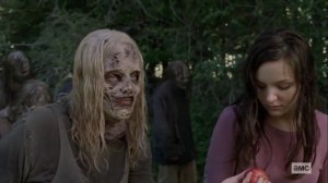 Guardians- Alpha gives Lydia an apple- AMC, The Walking Dead