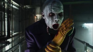 The Beginning- Jeremiah gets a bat-a-rang through the hand- Gotham, Fox