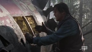 Lines We Cross- Eugene examines the satellite- AMC, The Walking Dead