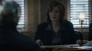 Little Fear of Lightning- Laurie asks Wade to take off his mask- HBO, Watchmen