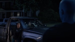 A God Walks Into a Bar- Jon saves Angela- HBO, Watchmen