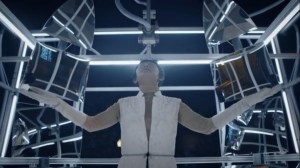 See How They Fly- Trieu prepares to become a god- HBO, Watchmen